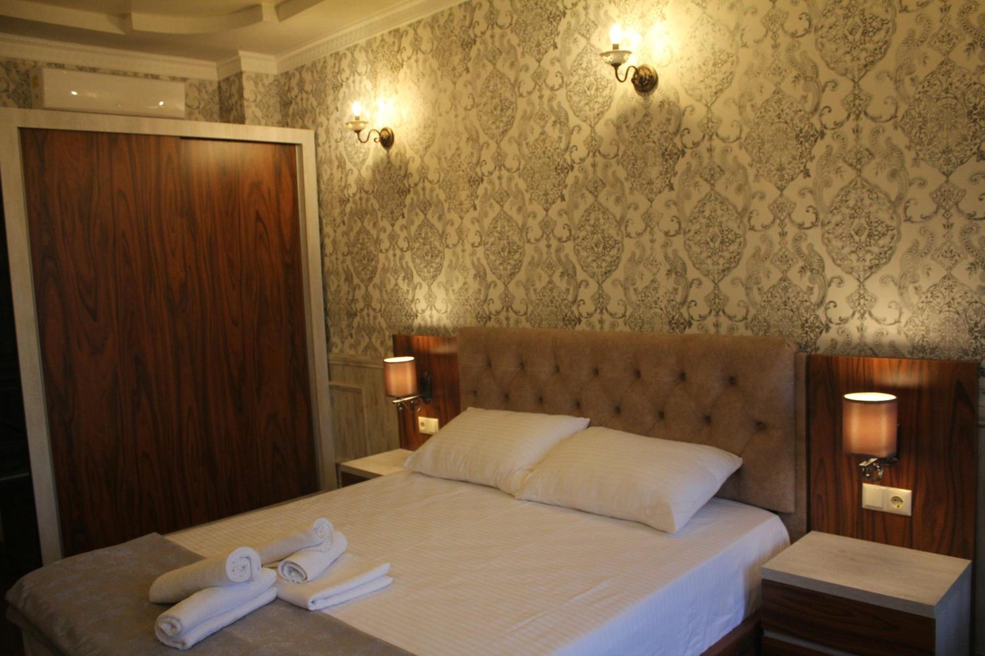 Melini Boutique Hotel Batumi Esterno foto